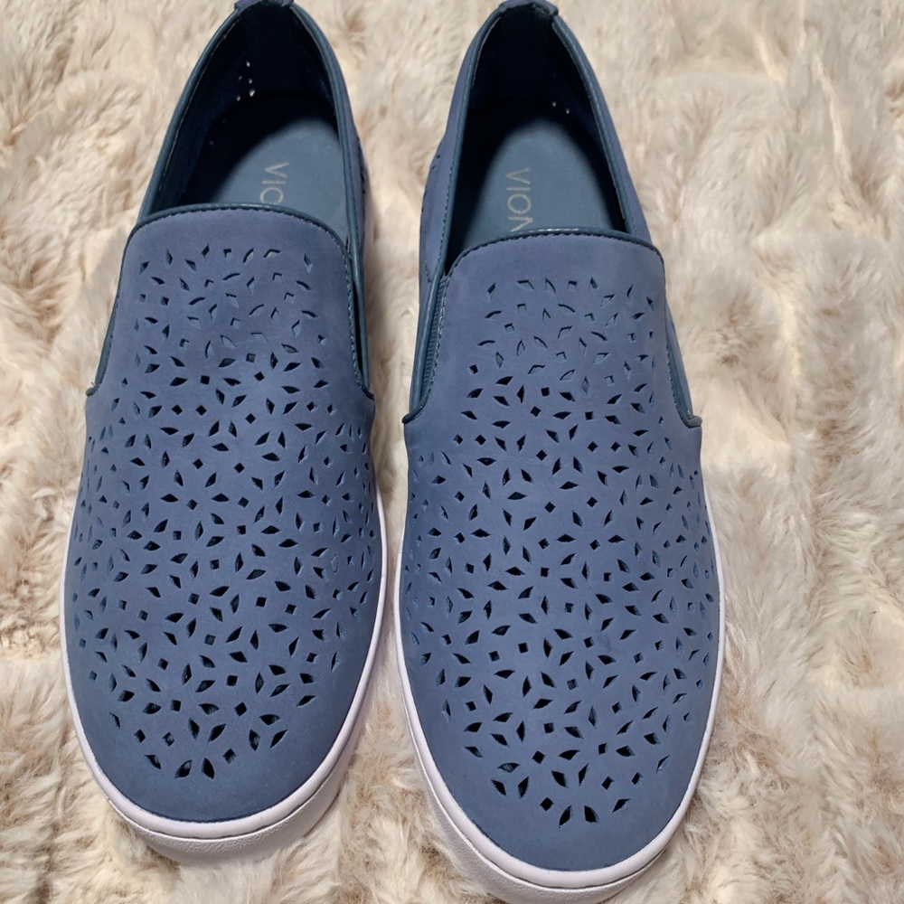 Vionic Blue Leather slip on